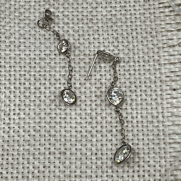 Vintage 14k White Gold Diamonique Dangle Earrings - 2.9g, 1.75” - Picture 13 of 17